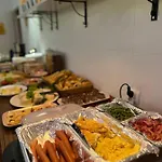 格雷格和汤姆啤酒屋旅社 *