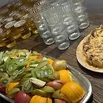 格雷格和汤姆啤酒屋旅社 *