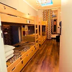 格雷格和汤姆啤酒屋旅社 * 克拉科夫